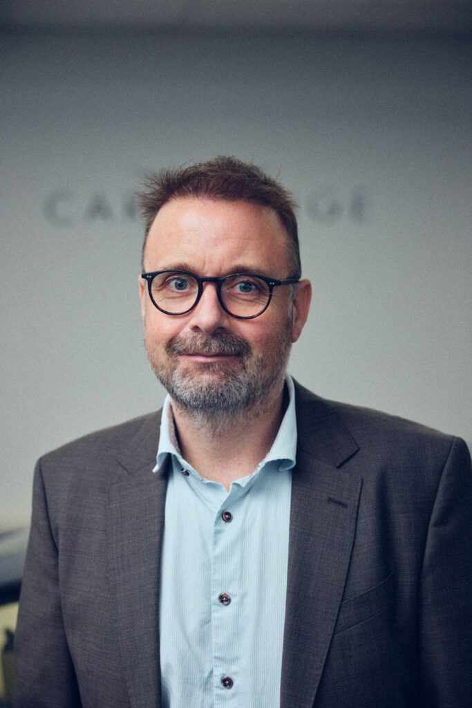 Kontakt Michael Hansen og Carlounge og find din næste drømme bil