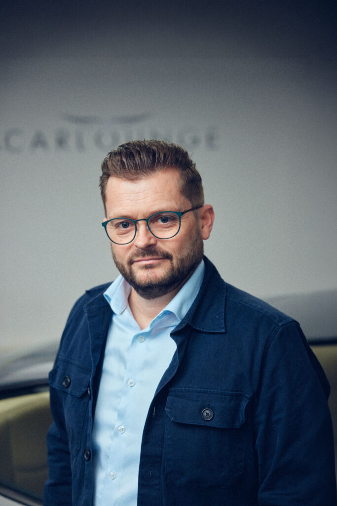 Kontakt Jacob Sivertsen og Carlounge og find din næste drømme bil