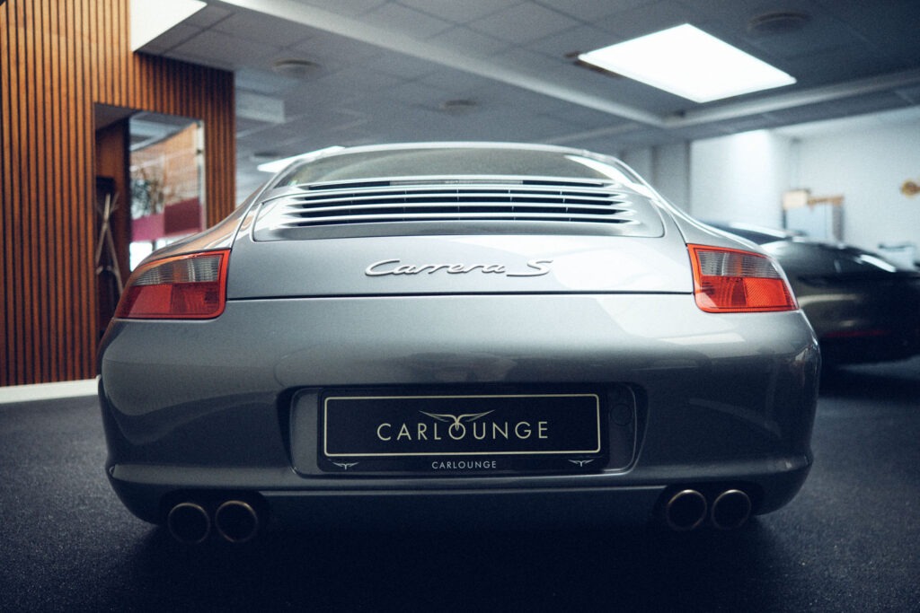 Carlounge showroom med udvalg af luksusbiler i høj kvalitet